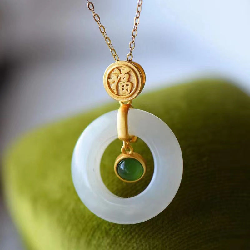 Beautiful Gold Necklace with Unique Style