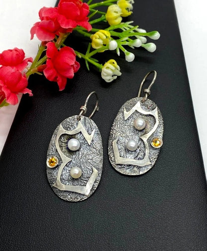 Beautiful Pearl Earring with Unique Style