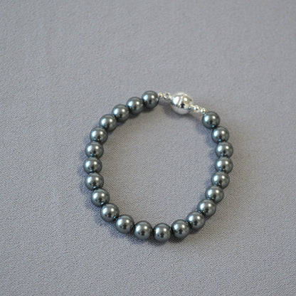 Classic Pearl Necklace with Timeless Appeal