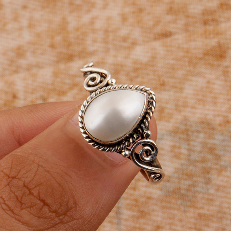 Classic Pearl Ring with Timeless Appeal