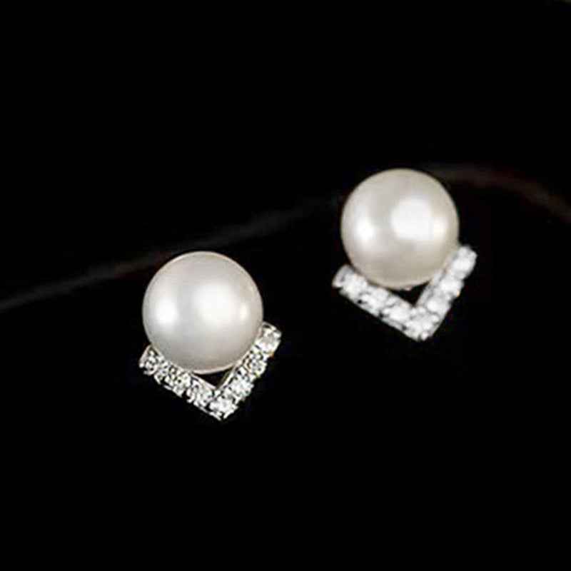 Charming Pearl Earring for Any Occasion