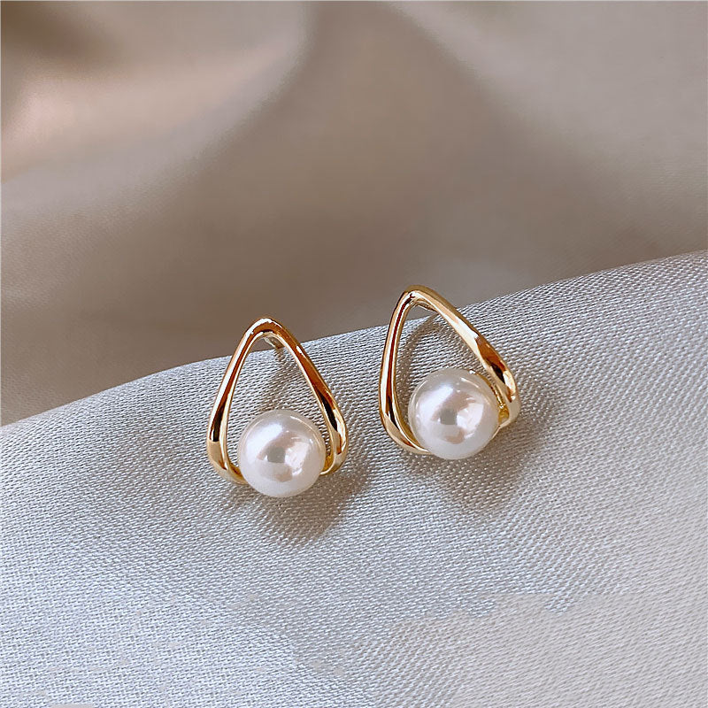 Romantic Pearl Earring for Special Moments
