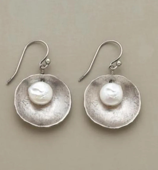 Charming Silver Earring for Any Occasion