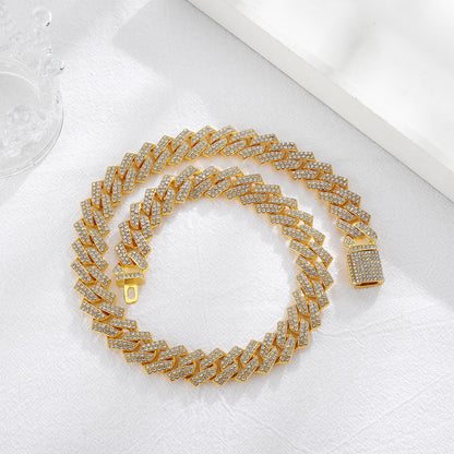 Elegant Gold Necklace for Every Occasion