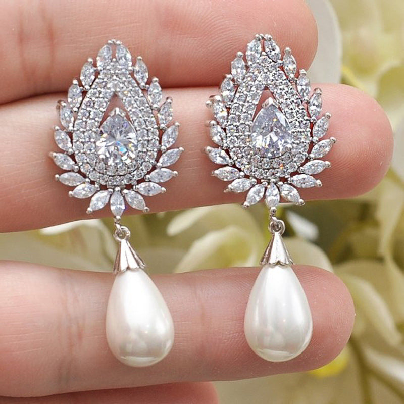 Classic Pearl Set with Timeless Appeal