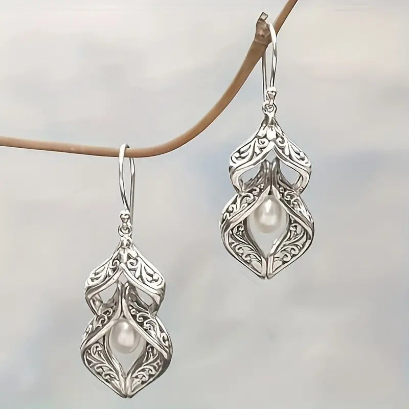 Classic Pearl Earring with Timeless Appeal
