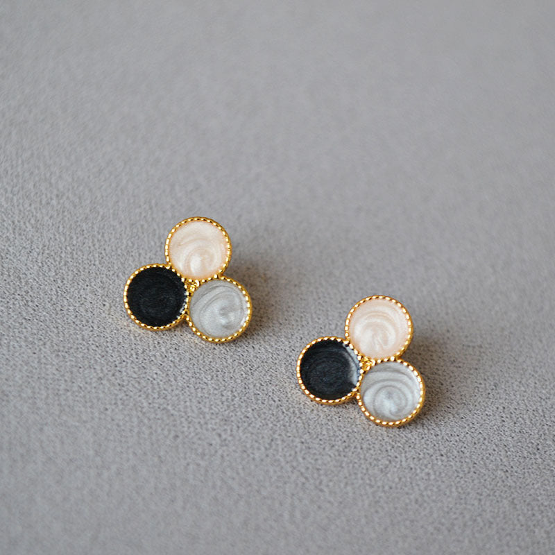 Romantic Silver Earring for Special Moments