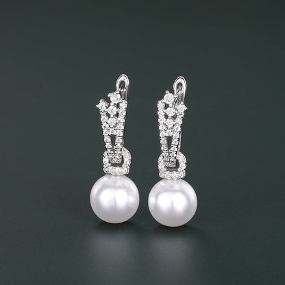Classic Pearl Earring with Timeless Appeal