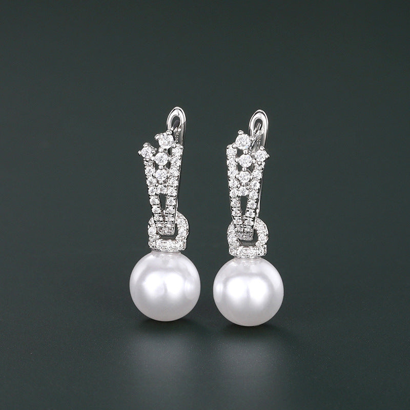Classic Pearl Earring with Timeless Appeal