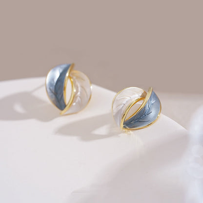 Classic Pearl Earring with Timeless Appeal