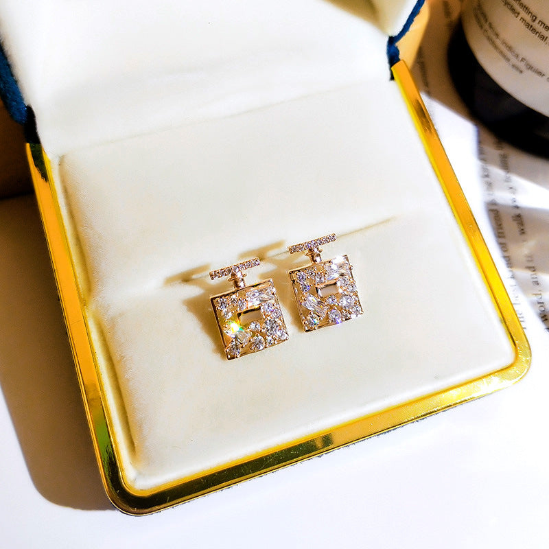 Beautiful Earring with Unique Style