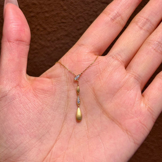 Romantic Gold Necklace for Special Moments