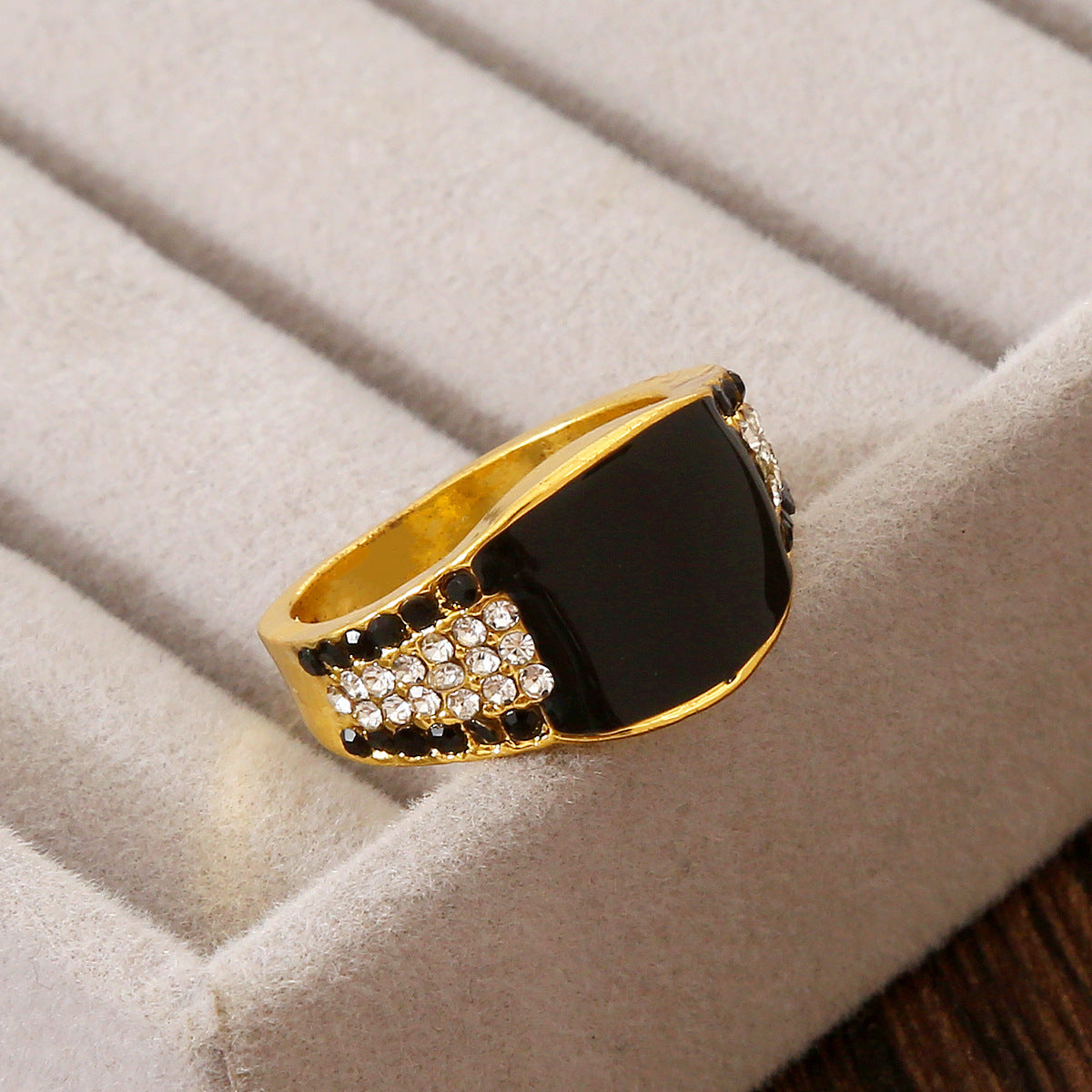 Beautiful Gold Ring with Unique Style