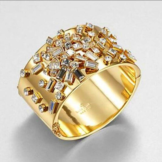 Romantic Gold Ring for Special Moments