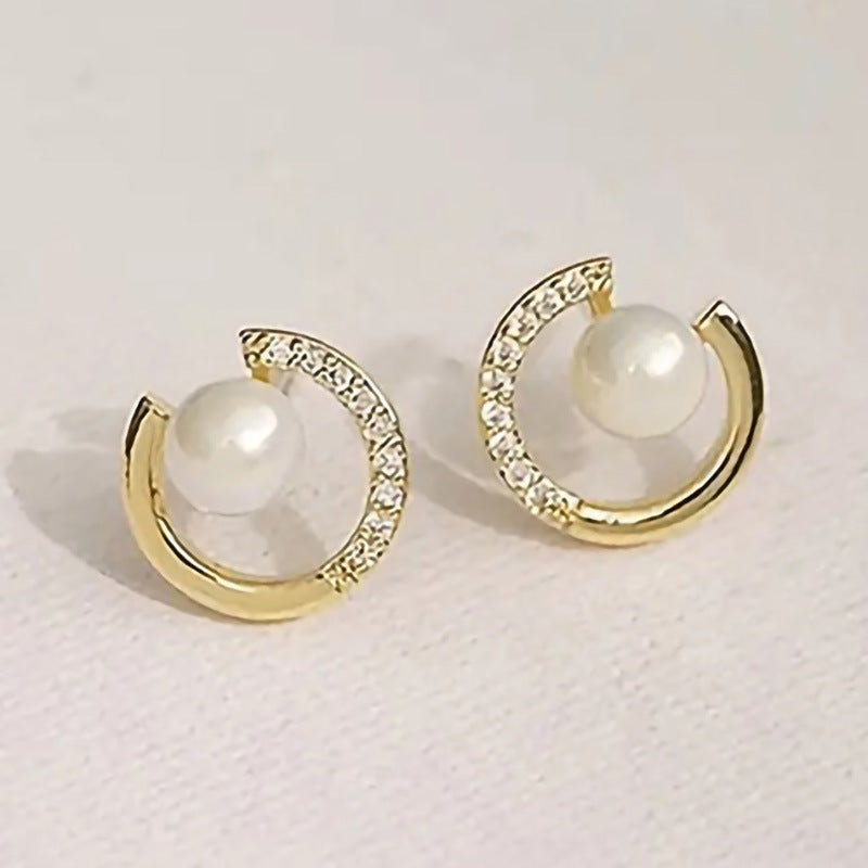 Romantic Pearl Earring for Special Moments