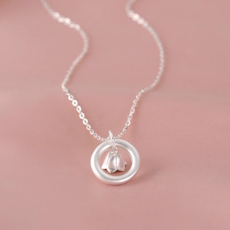 Charming Piece for Any Occasion
