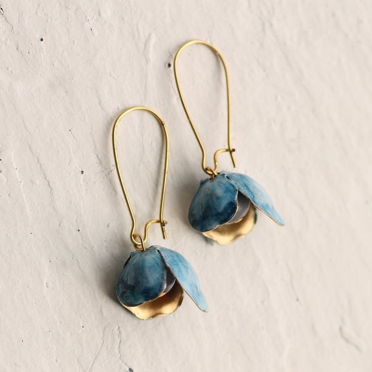 Beautiful Gold Earring with Unique Style