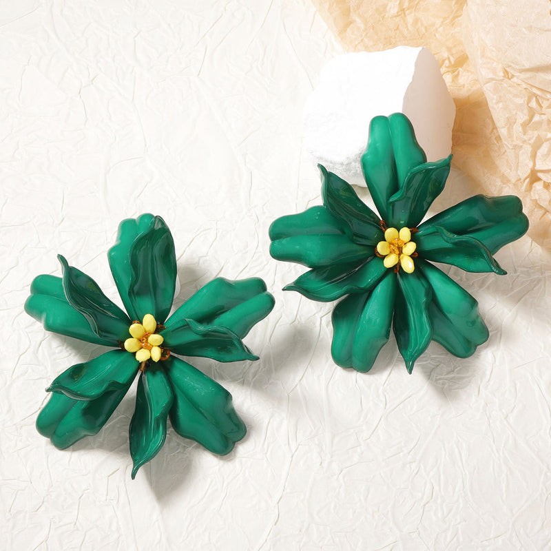 Charming Earring for Any Occasion