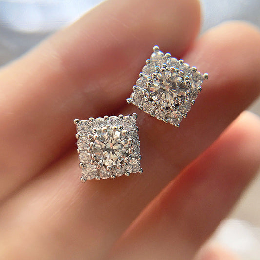 Charming Earring for Any Occasion