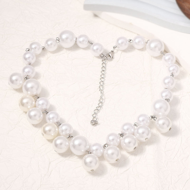 Beautiful Pearl Necklace with Unique Style