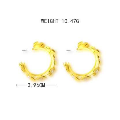 Classic Pearl Earring with Timeless Appeal