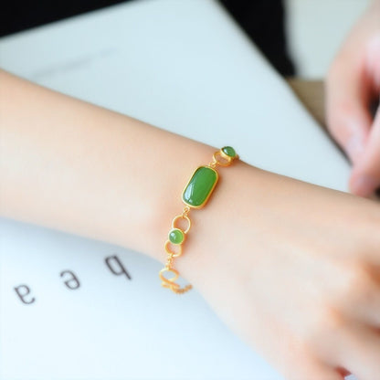 Romantic Gold Bracelet for Special Moments
