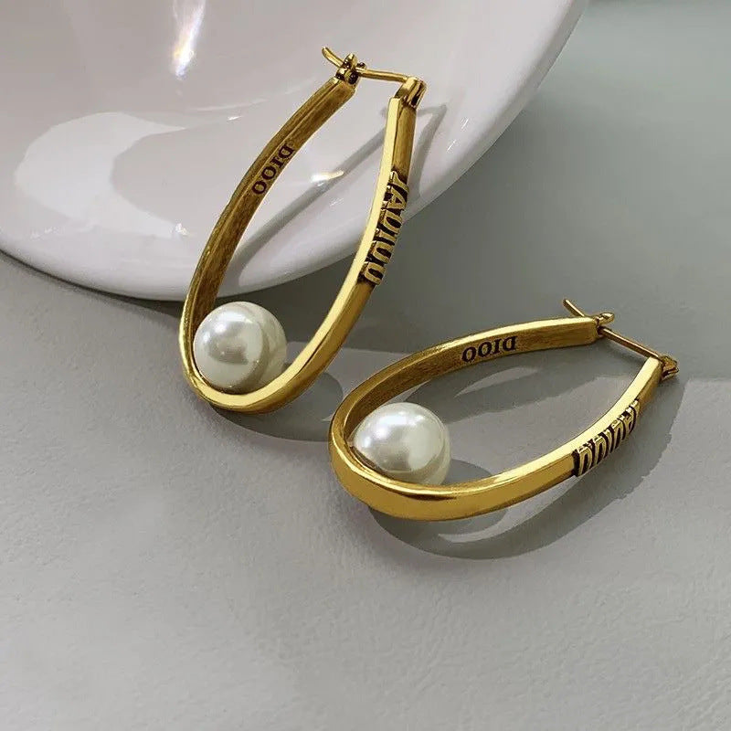 Romantic Pearl Earring for Special Moments