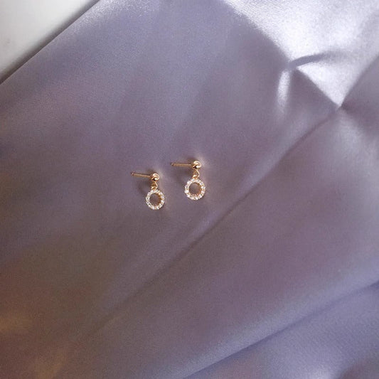 Charming Earring for Any Occasion