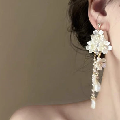 Classic Pearl Earring with Timeless Appeal