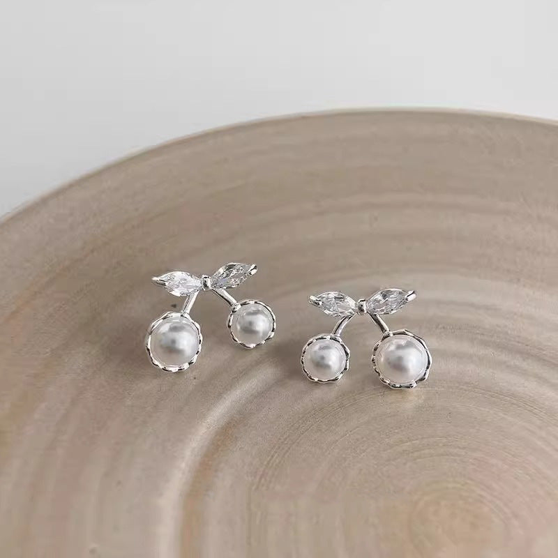 Romantic Pearl Earring for Special Moments