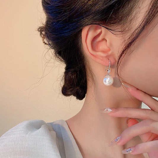 Classic Pearl Earring with Timeless Appeal