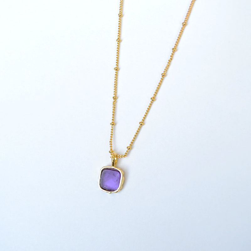 Beautiful Pearl Necklace with Unique Style