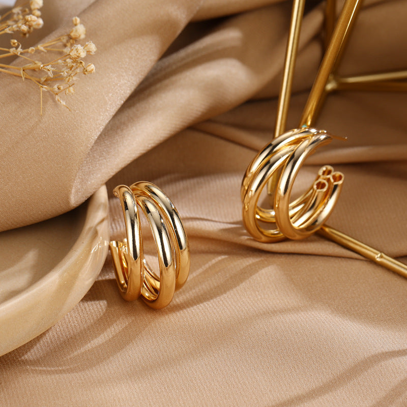 Charming Silver Earring for Any Occasion
