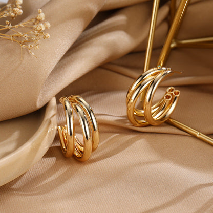 Charming Silver Earring for Any Occasion
