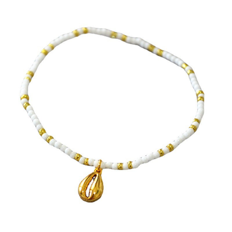 Classic Gold Bracelet with Timeless Appeal