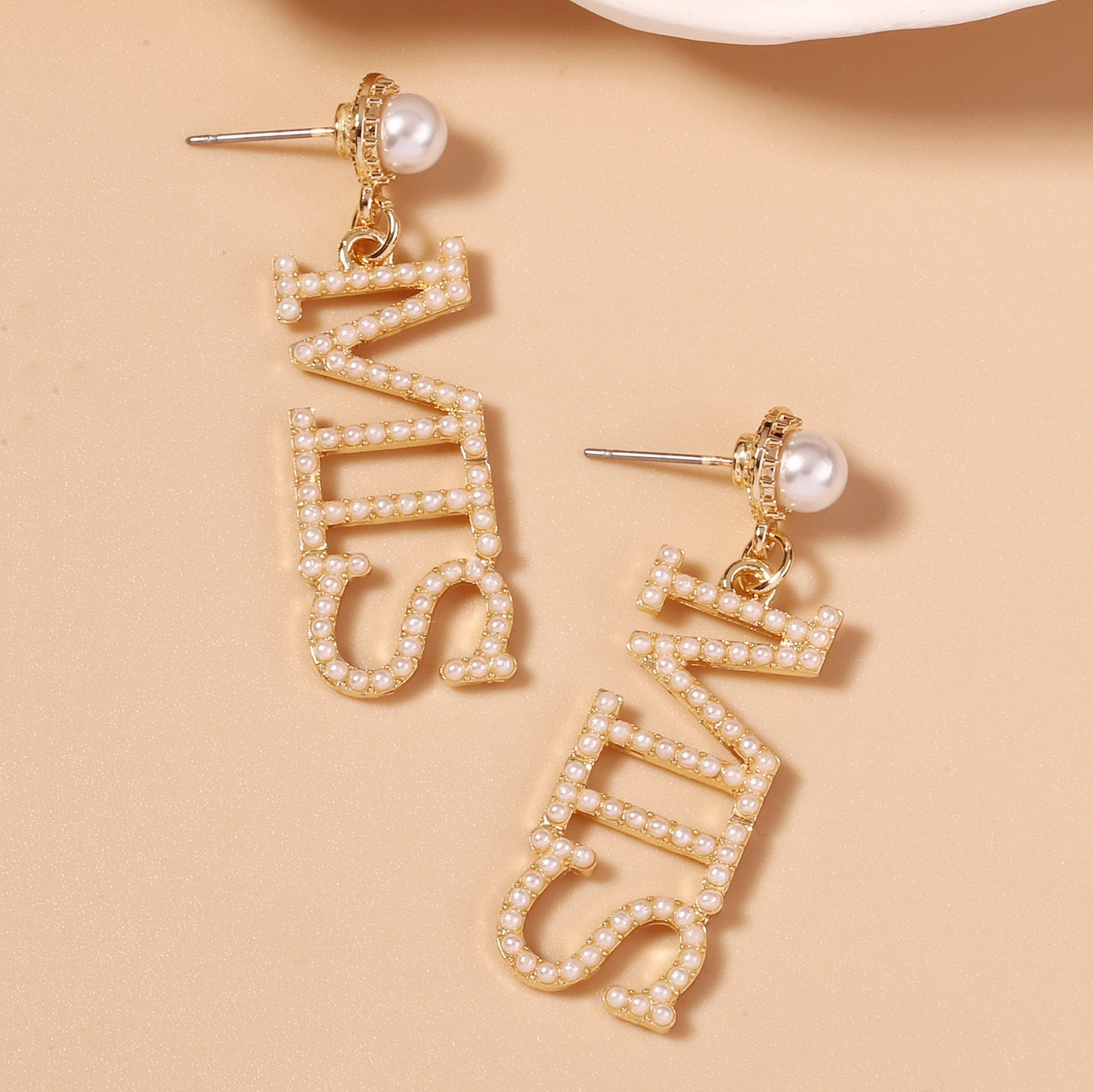Beautiful Pearl Earring with Unique Style