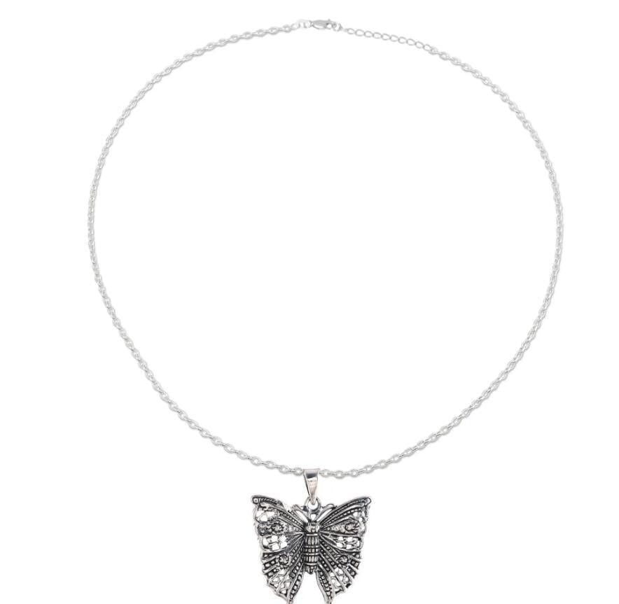 Romantic Silver Necklace for Special Moments