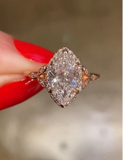Romantic Gold Ring for Special Moments