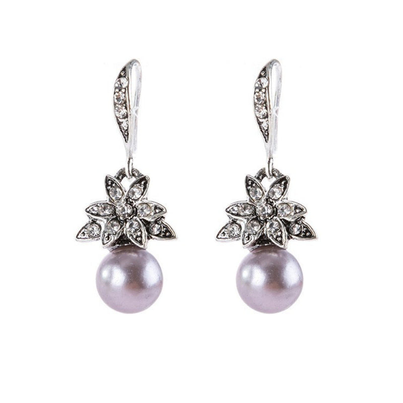Charming Pearl Earring for Any Occasion