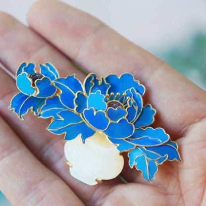 Beautiful Gold Piece with Unique Style