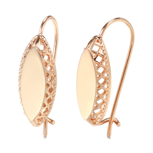 Romantic Gold Earring for Special Moments