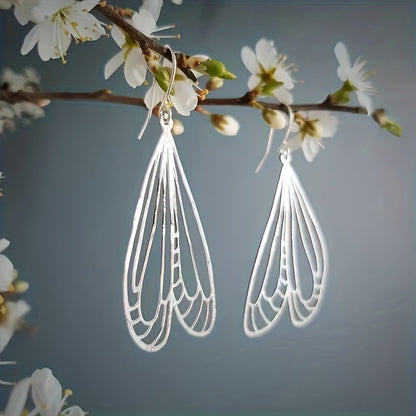 Romantic Silver Earring for Special Moments