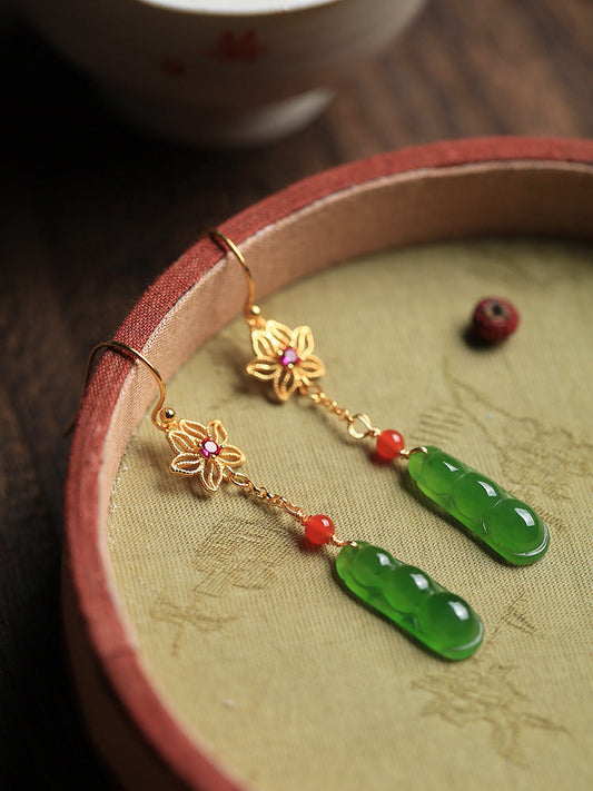 Classic Gold Earring with Timeless Appeal