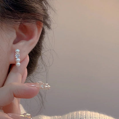 Beautiful Pearl Earring with Unique Style
