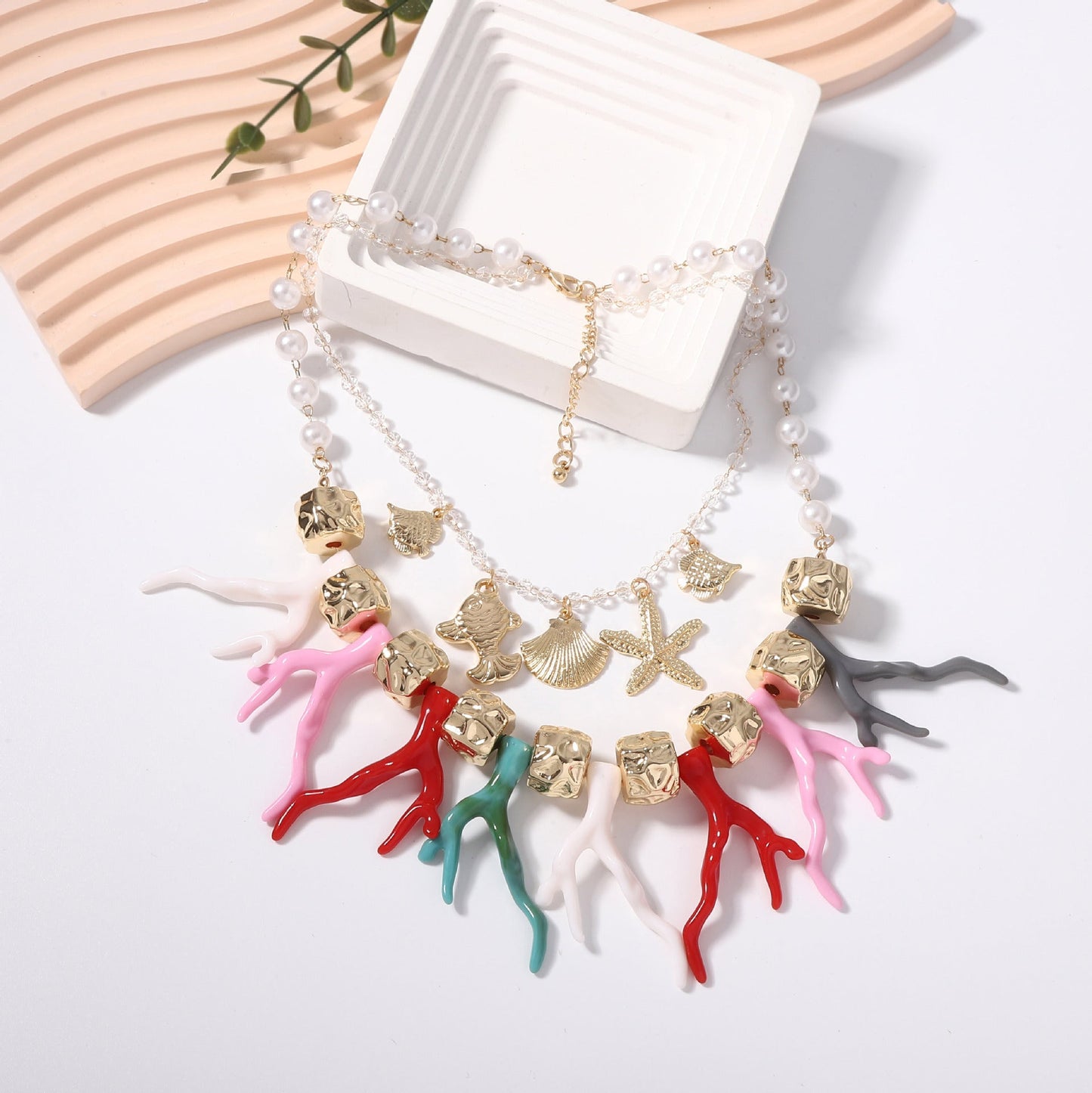 Classic Pearl Necklace with Timeless Appeal