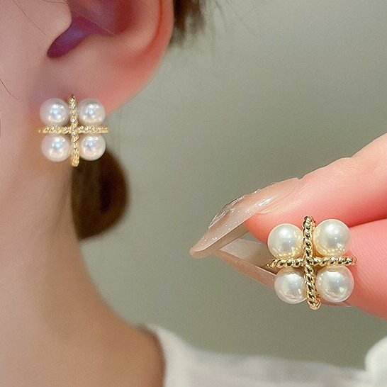 Stunning Pearl Earring for Daily Wear