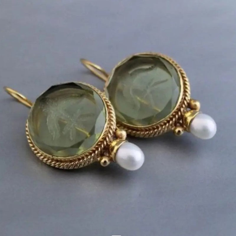 Beautiful Pearl Earring with Unique Style