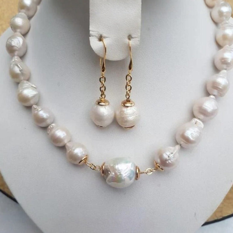 Classic Pearl Necklace with Timeless Appeal