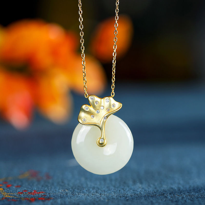 Beautiful Gold Necklace with Unique Style
