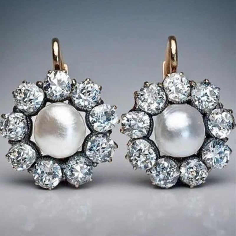 Romantic Pearl Earring for Special Moments
